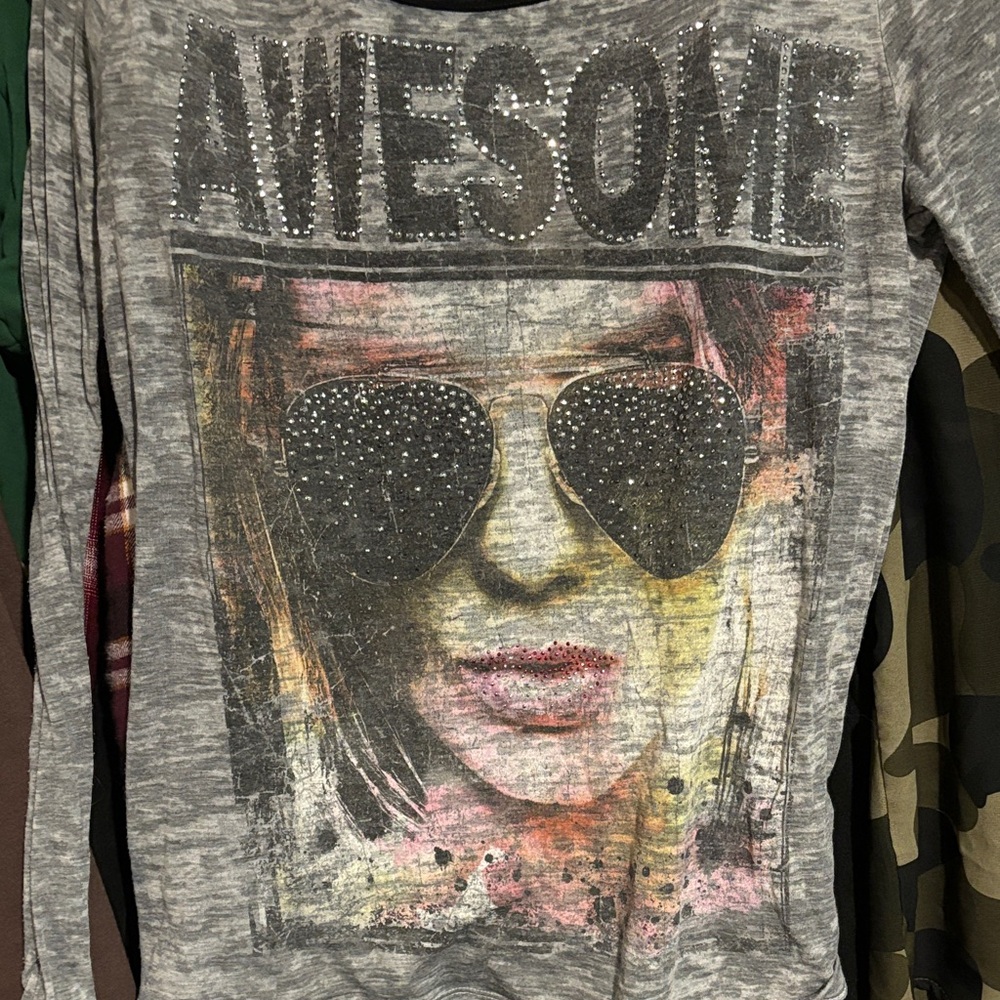 Gray Graphic Long Sleeve Top - Picture 2 of 5